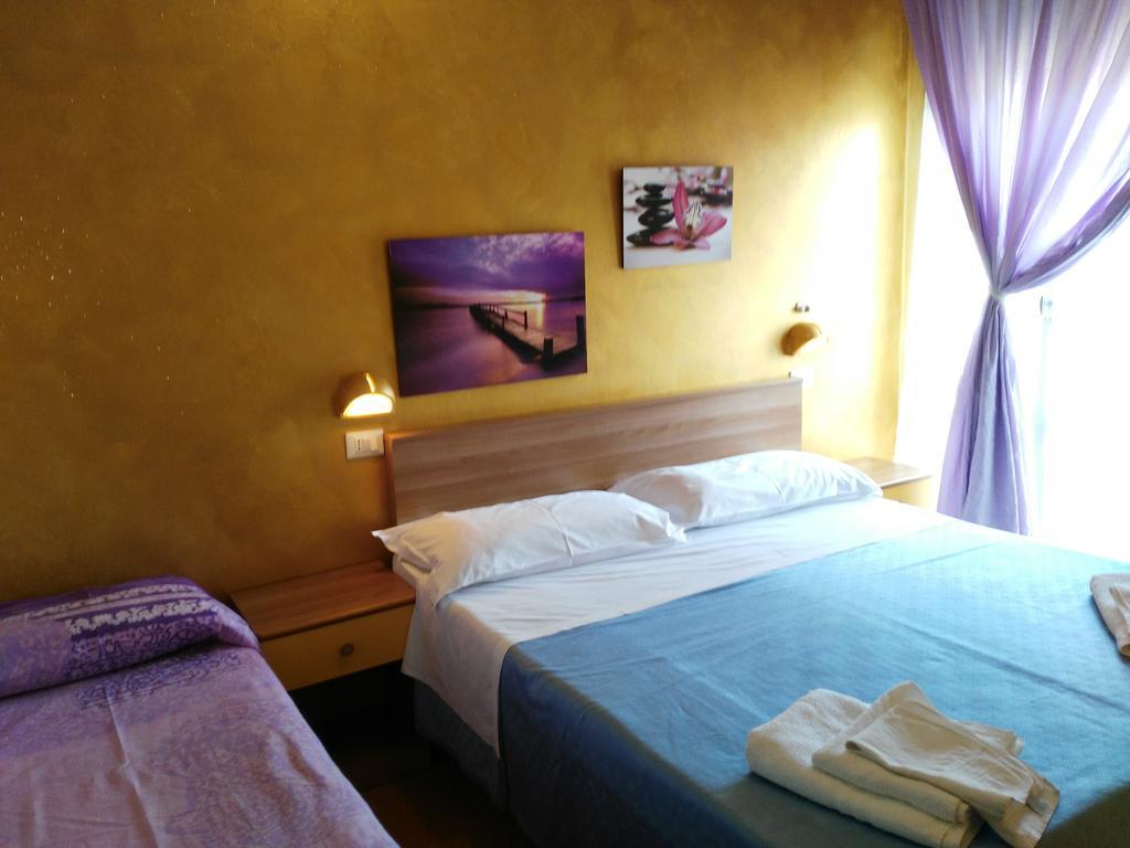 Hotel Simon Римини Экстерьер фото